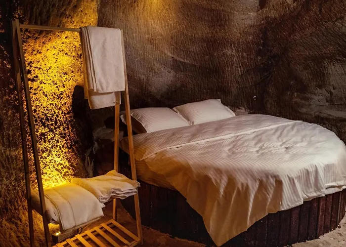 Crassula Cave Kapadokya * Nar