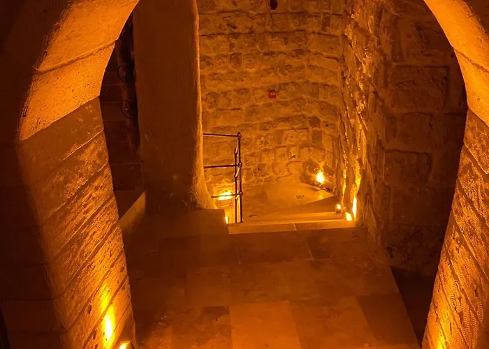 Crassula Cave Kapadokya * Nar