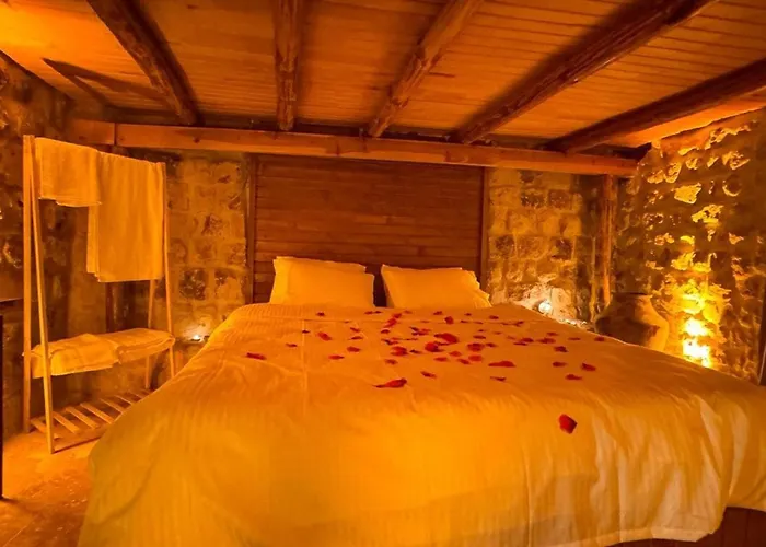 Crassula Cave Kapadokya